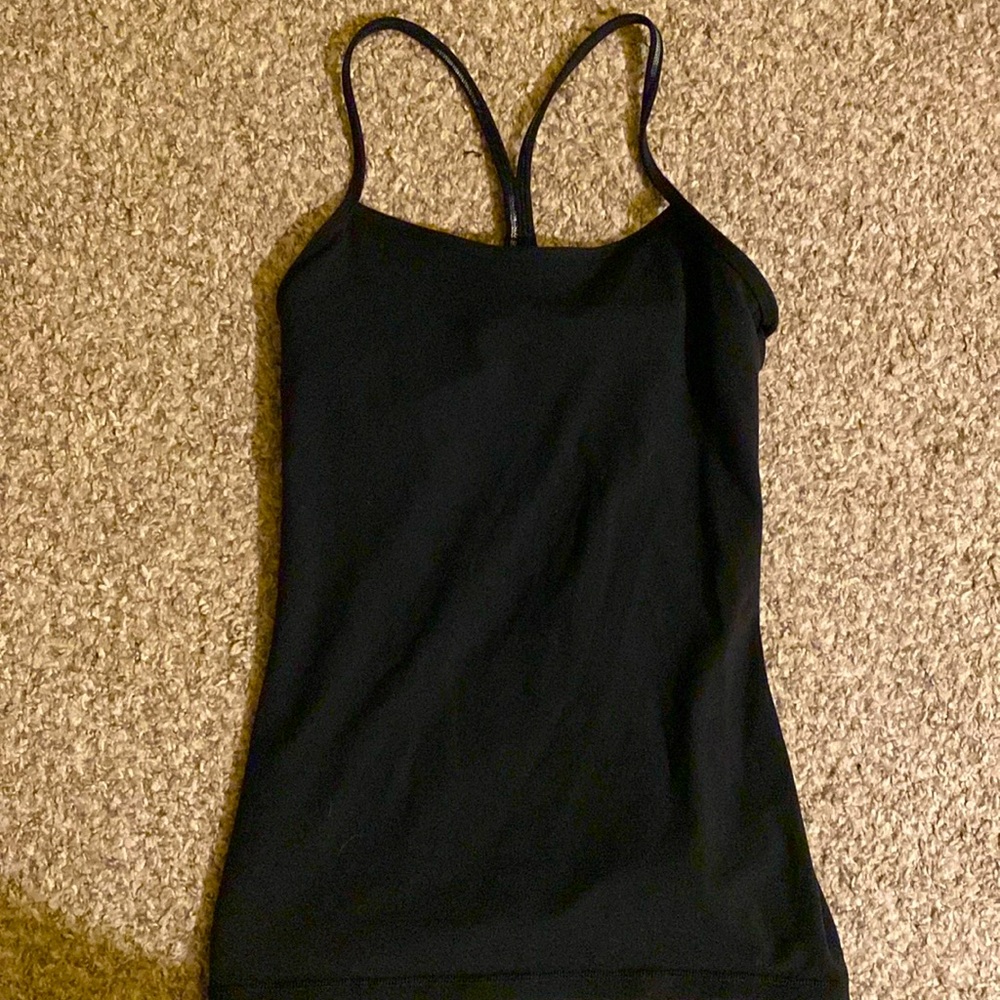 Lululemon tank, never worn, built in bra